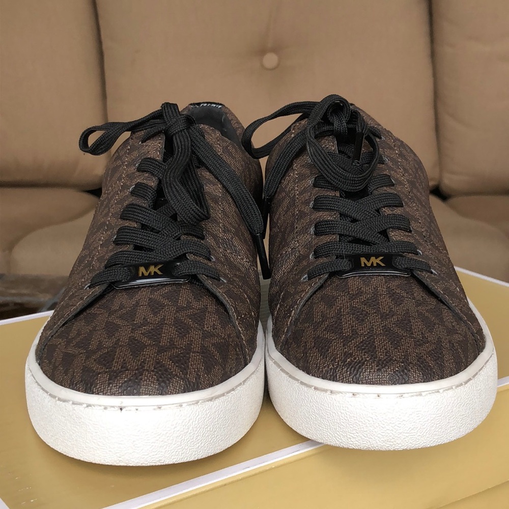 Michael Kors Catelyn Lace Up Sneaker - Picture 4 of 16